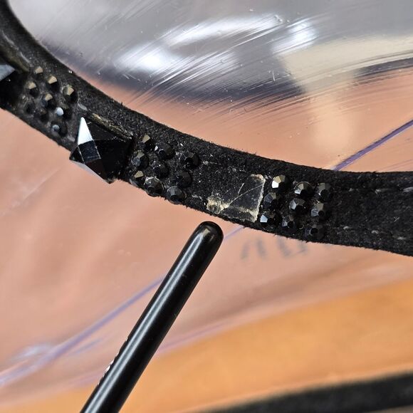 Chinese Laundry Women's 7 Studded Black Thong Buckle Sandals - Picture 13 of 14